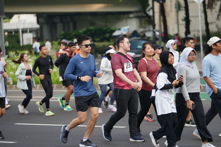 Race photo from Assurance Fun Run 2024