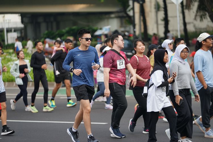 Race photo from Assurance Fun Run 2024