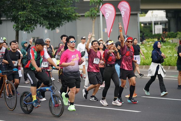 Race photo from Assurance Fun Run 2024