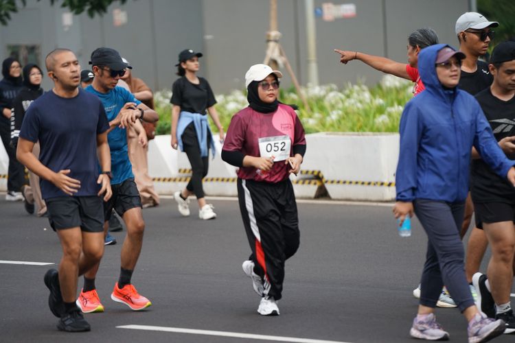 Race photo from Assurance Fun Run 2024