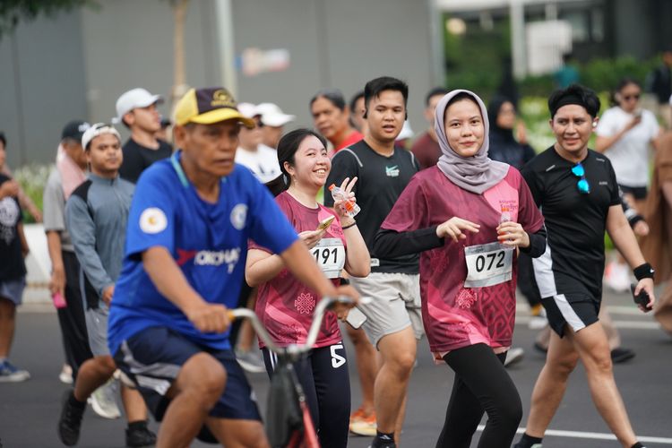 Race photo from Assurance Fun Run 2024
