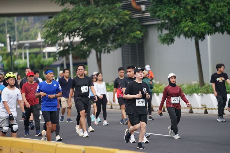 Race photo from Assurance Fun Run 2024