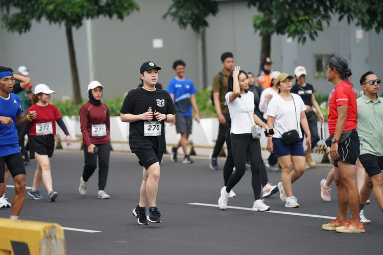 Race photo from Assurance Fun Run 2024