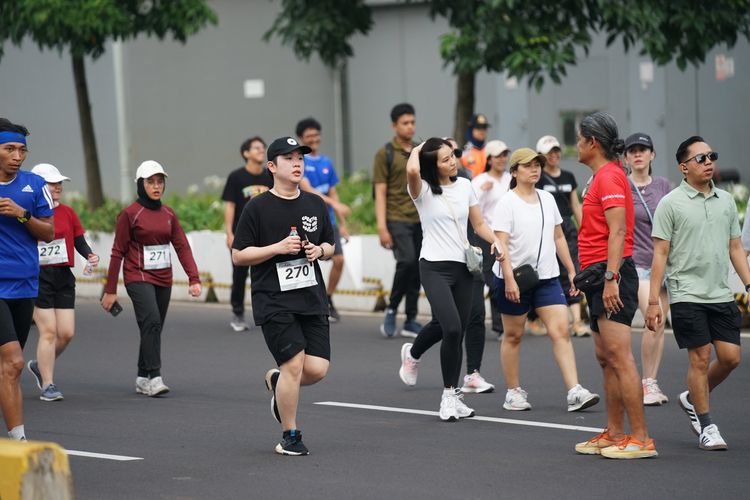 Race photo from Assurance Fun Run 2024