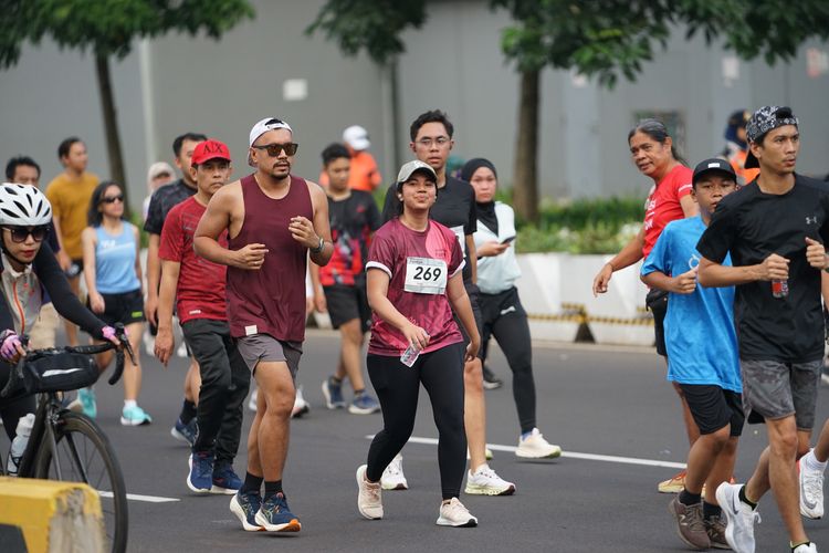 Race photo from Assurance Fun Run 2024