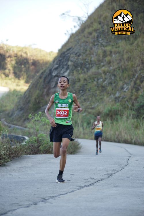 Race photo from Kelud Vertical Challenge 2024