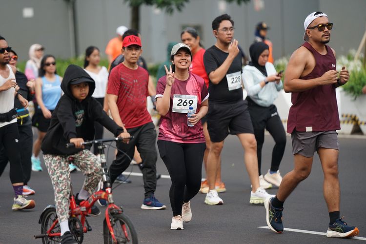 Race photo from Assurance Fun Run 2024