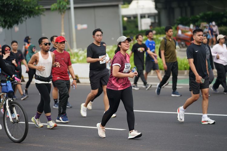 Race photo from Assurance Fun Run 2024