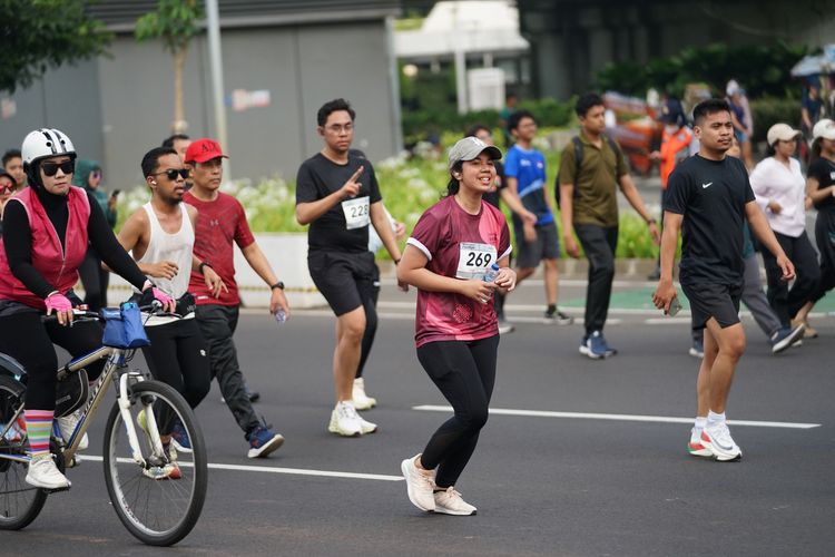 Race photo from Assurance Fun Run 2024