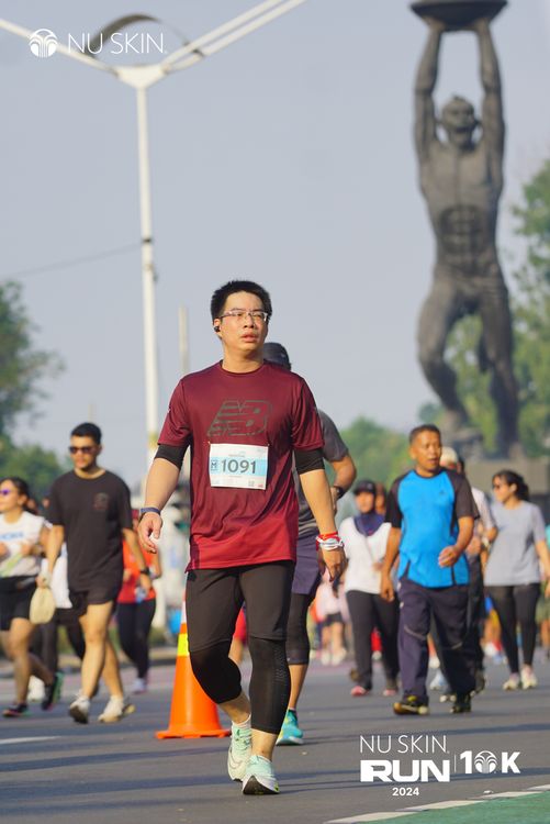 Race photo from Nu Skin Run 10K