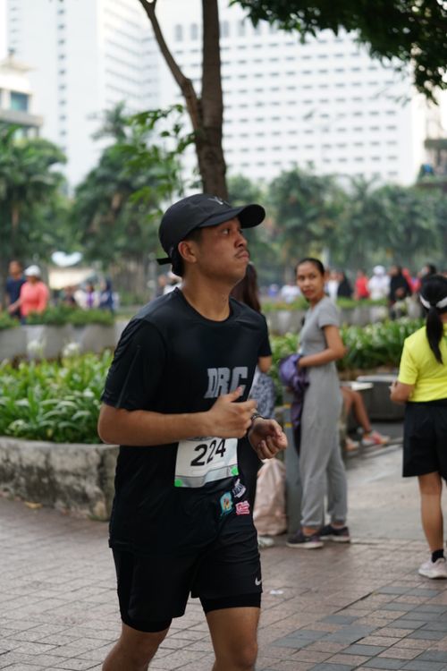 Race photo from Assurance Fun Run 2024