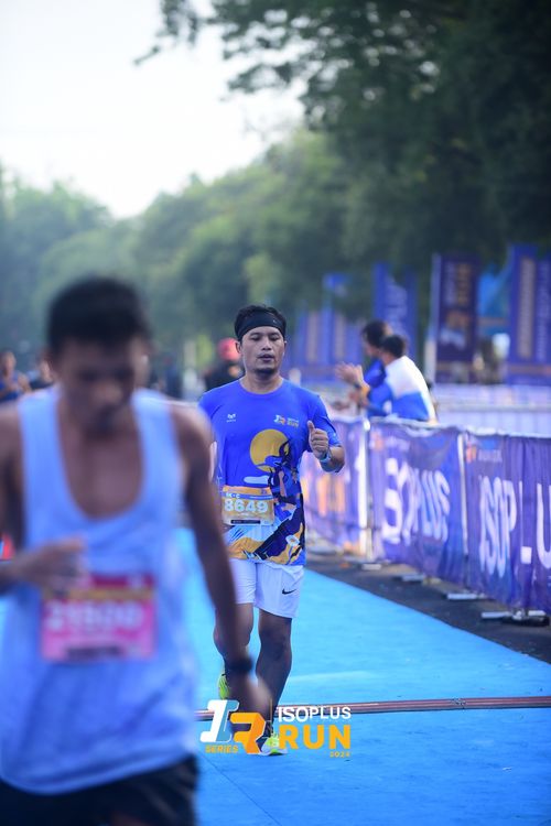 Race photo from Isoplus Run 2024 Surabaya