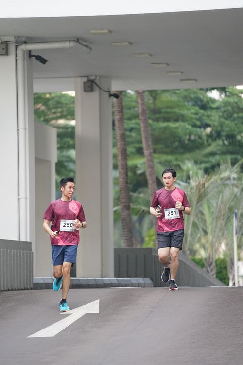Race photo from Assurance Fun Run 2024