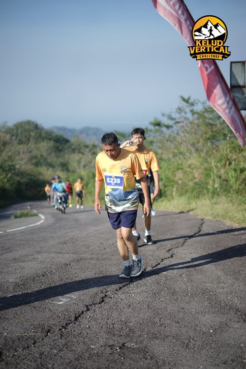 Race photo from Kelud Vertical Challenge 2024