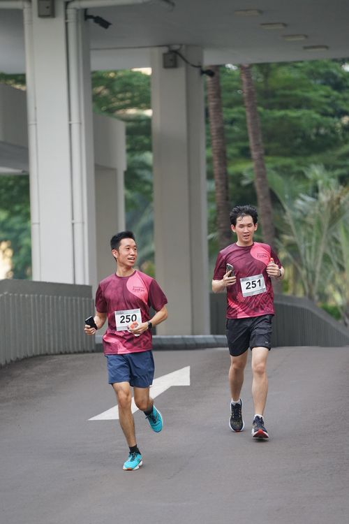 Race photo from Assurance Fun Run 2024