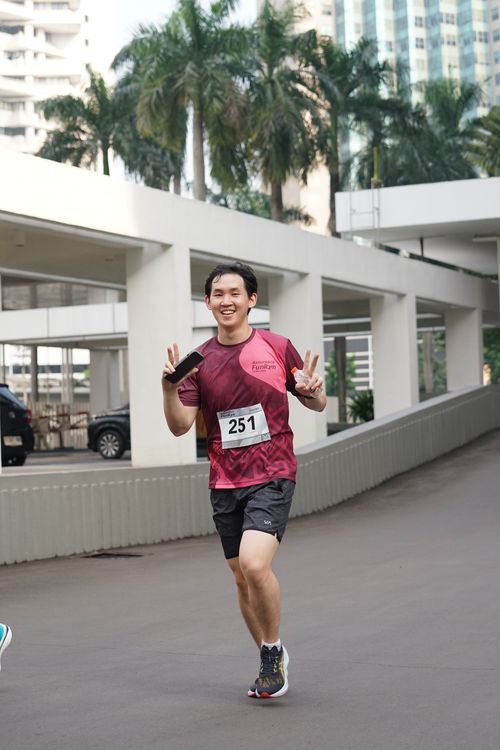 Race photo from Assurance Fun Run 2024