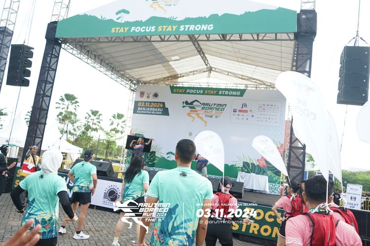 Race photo from Arutmin Borneo Run 2024