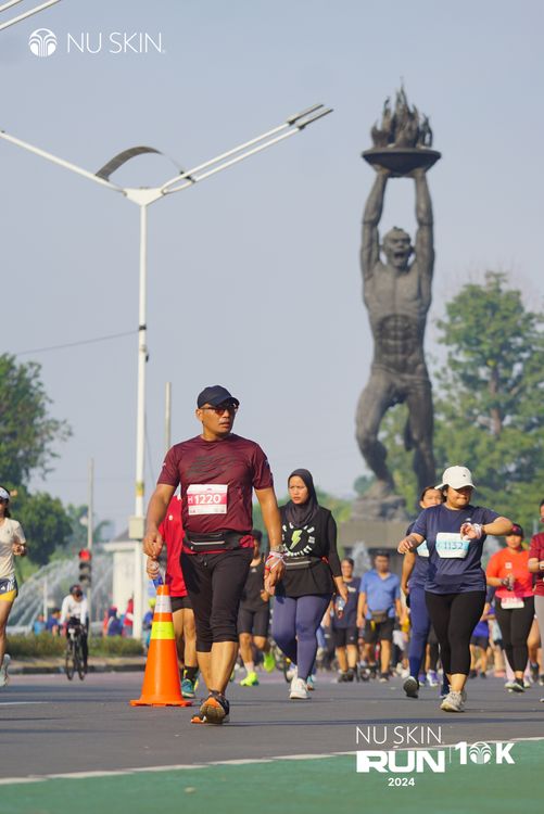 Race photo from Nu Skin Run 10K