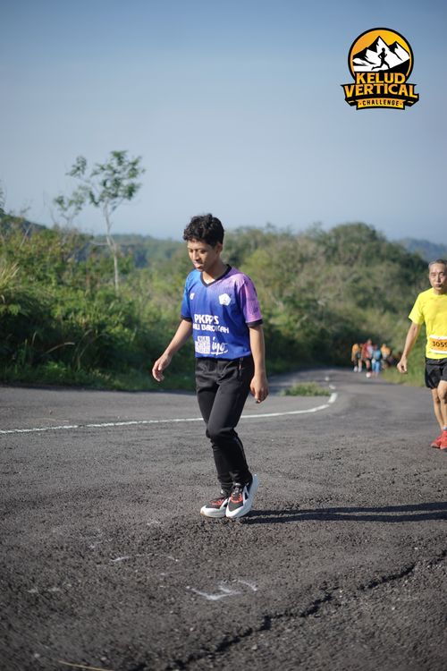 Race photo from Kelud Vertical Challenge 2024