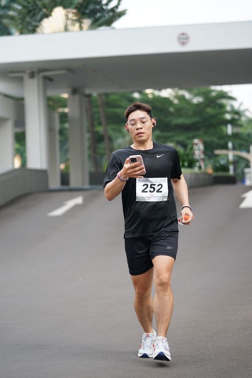 Race photo from Assurance Fun Run 2024