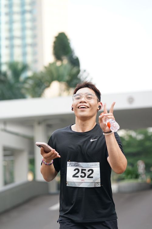 Race photo from Assurance Fun Run 2024