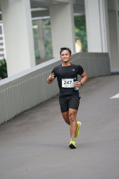 Race photo from Assurance Fun Run 2024