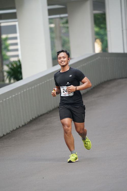 Race photo from Assurance Fun Run 2024