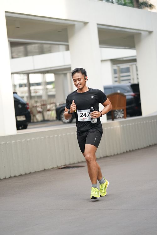 Race photo from Assurance Fun Run 2024