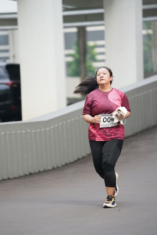 Race photo from Assurance Fun Run 2024