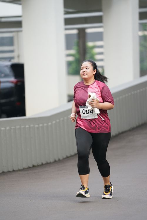 Race photo from Assurance Fun Run 2024