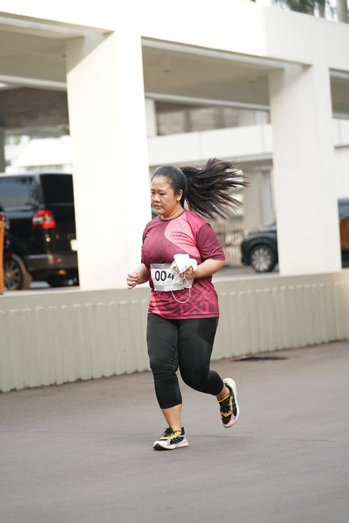 Race photo from Assurance Fun Run 2024
