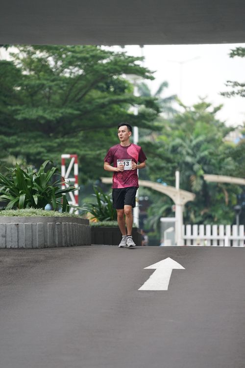 Race photo from Assurance Fun Run 2024