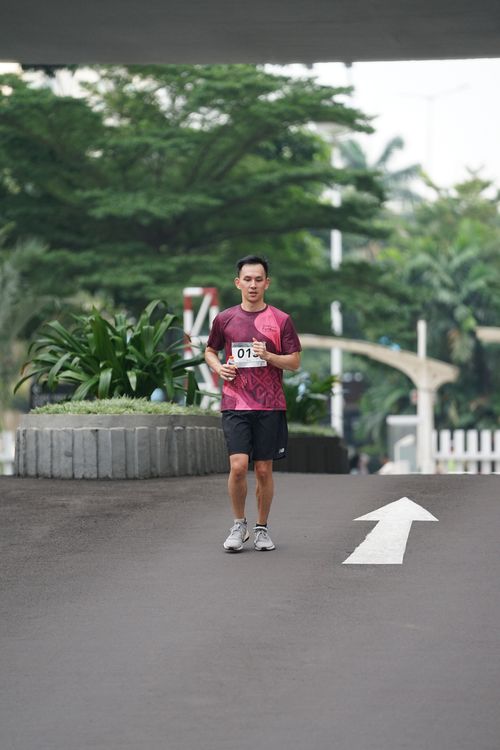 Race photo from Assurance Fun Run 2024