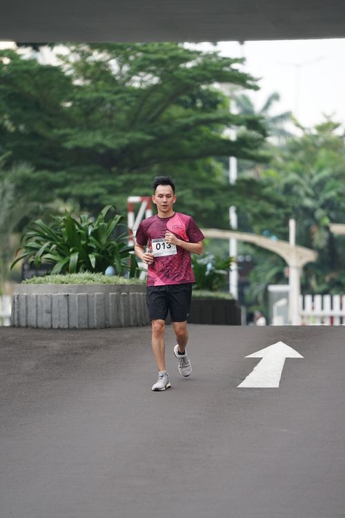 Race photo from Assurance Fun Run 2024