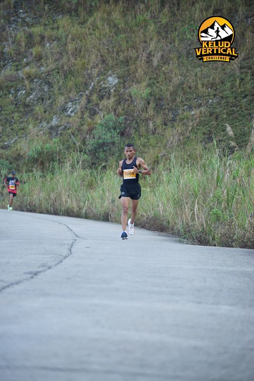 Race photo from Kelud Vertical Challenge 2024