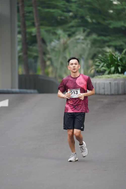 Race photo from Assurance Fun Run 2024