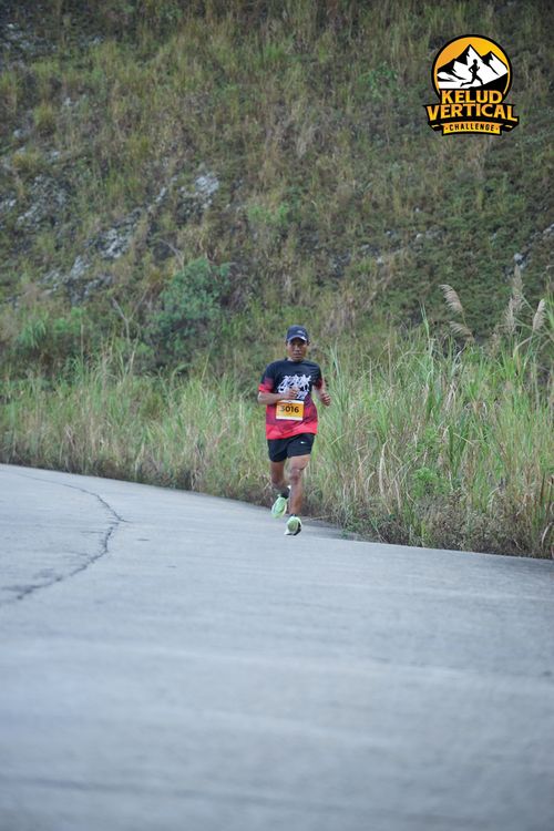 Race photo from Kelud Vertical Challenge 2024