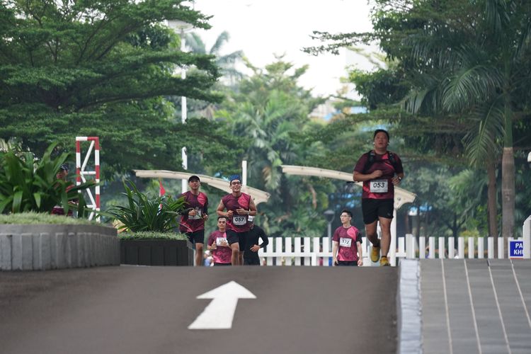 Race photo from Assurance Fun Run 2024