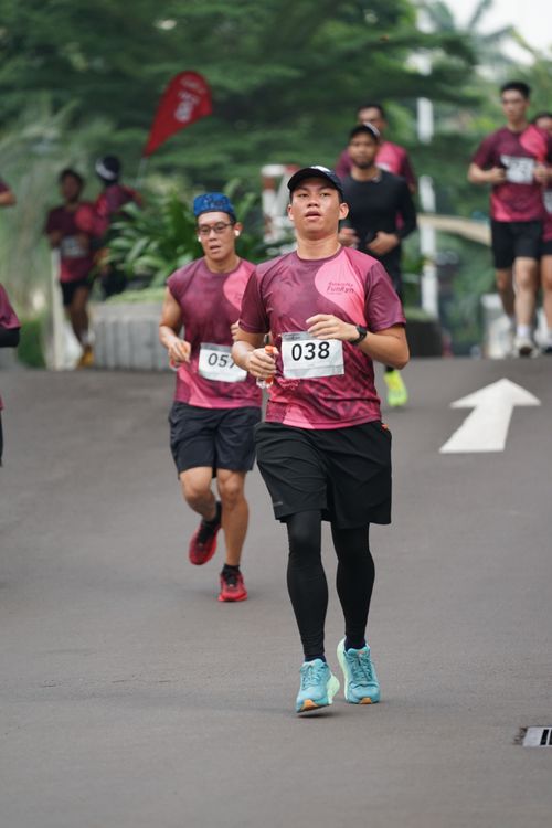 Race photo from Assurance Fun Run 2024