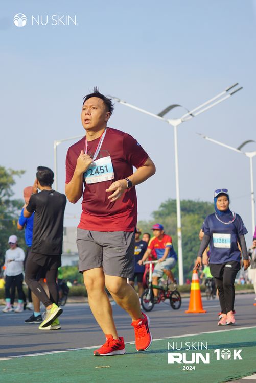 Race photo from Nu Skin Run 10K