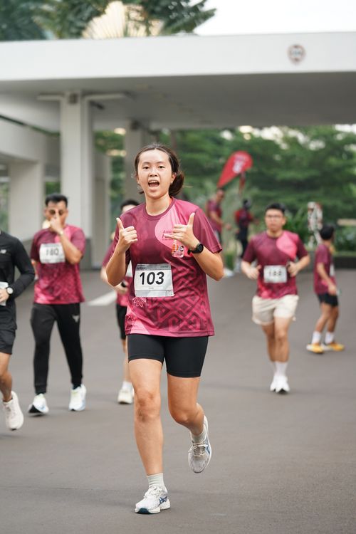 Race photo from Assurance Fun Run 2024