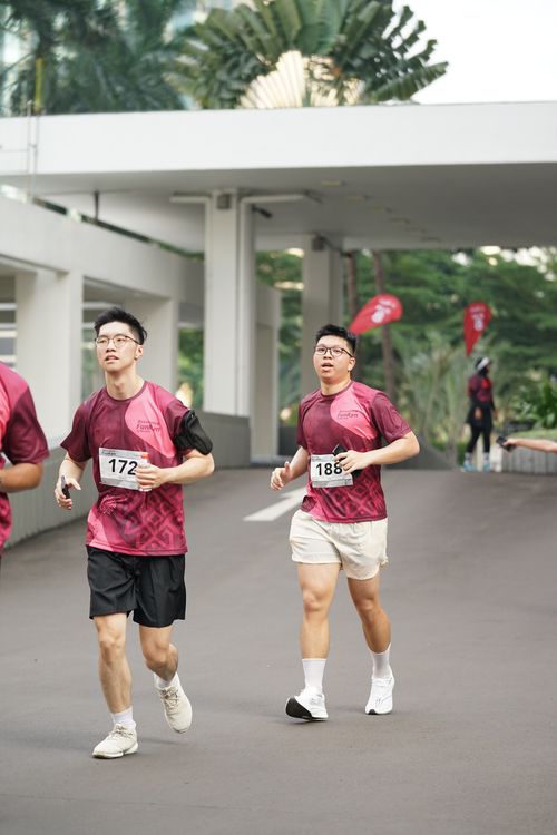Race photo from Assurance Fun Run 2024