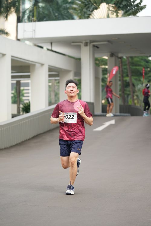 Race photo from Assurance Fun Run 2024