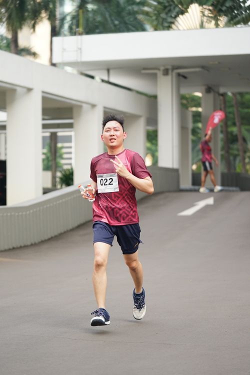 Race photo from Assurance Fun Run 2024