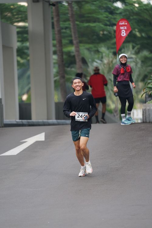 Race photo from Assurance Fun Run 2024