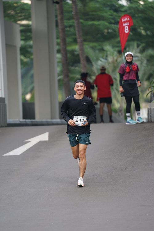 Race photo from Assurance Fun Run 2024