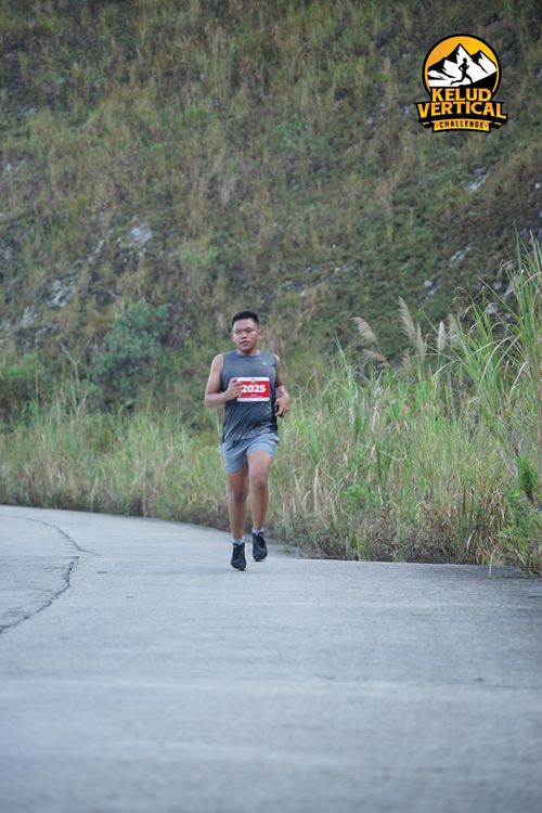 Race photo from Kelud Vertical Challenge 2024