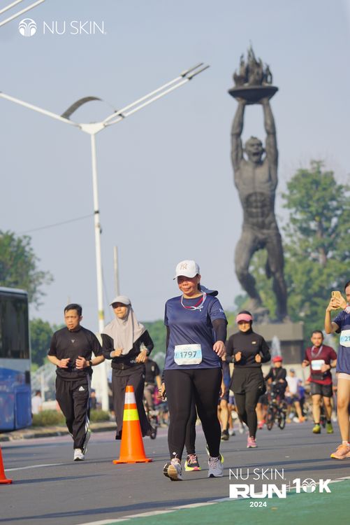 Race photo from Nu Skin Run 10K