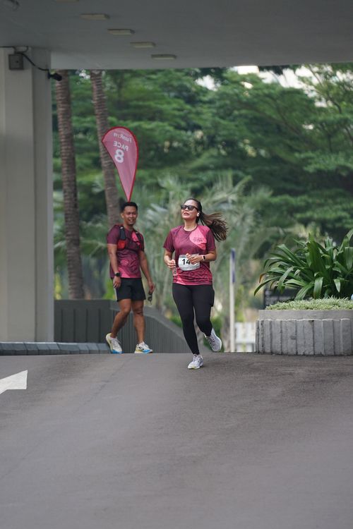 Race photo from Assurance Fun Run 2024