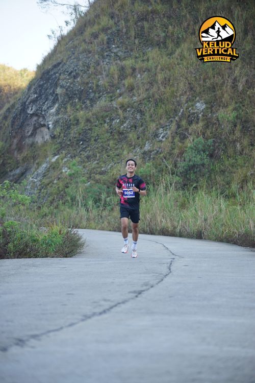 Race photo from Kelud Vertical Challenge 2024